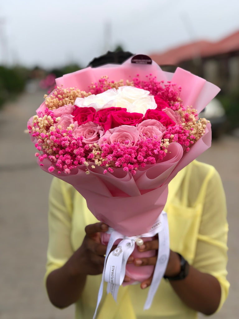 Bouquet of roses and baby breath