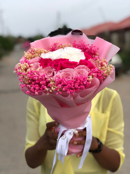 Bouquet of roses and baby breath